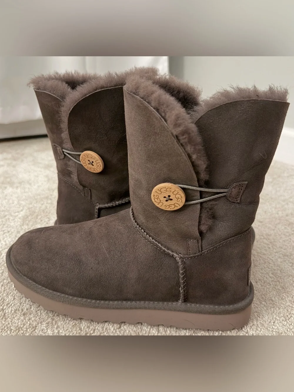 UGG Bailey Button II Boots Espresso Size 9